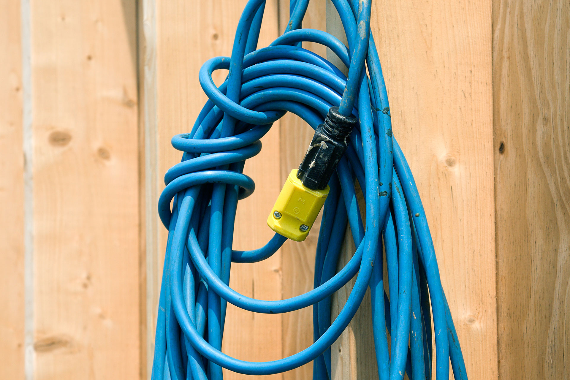 Outdoor Electric Cords – Are They Safe in Rain & Snow?
